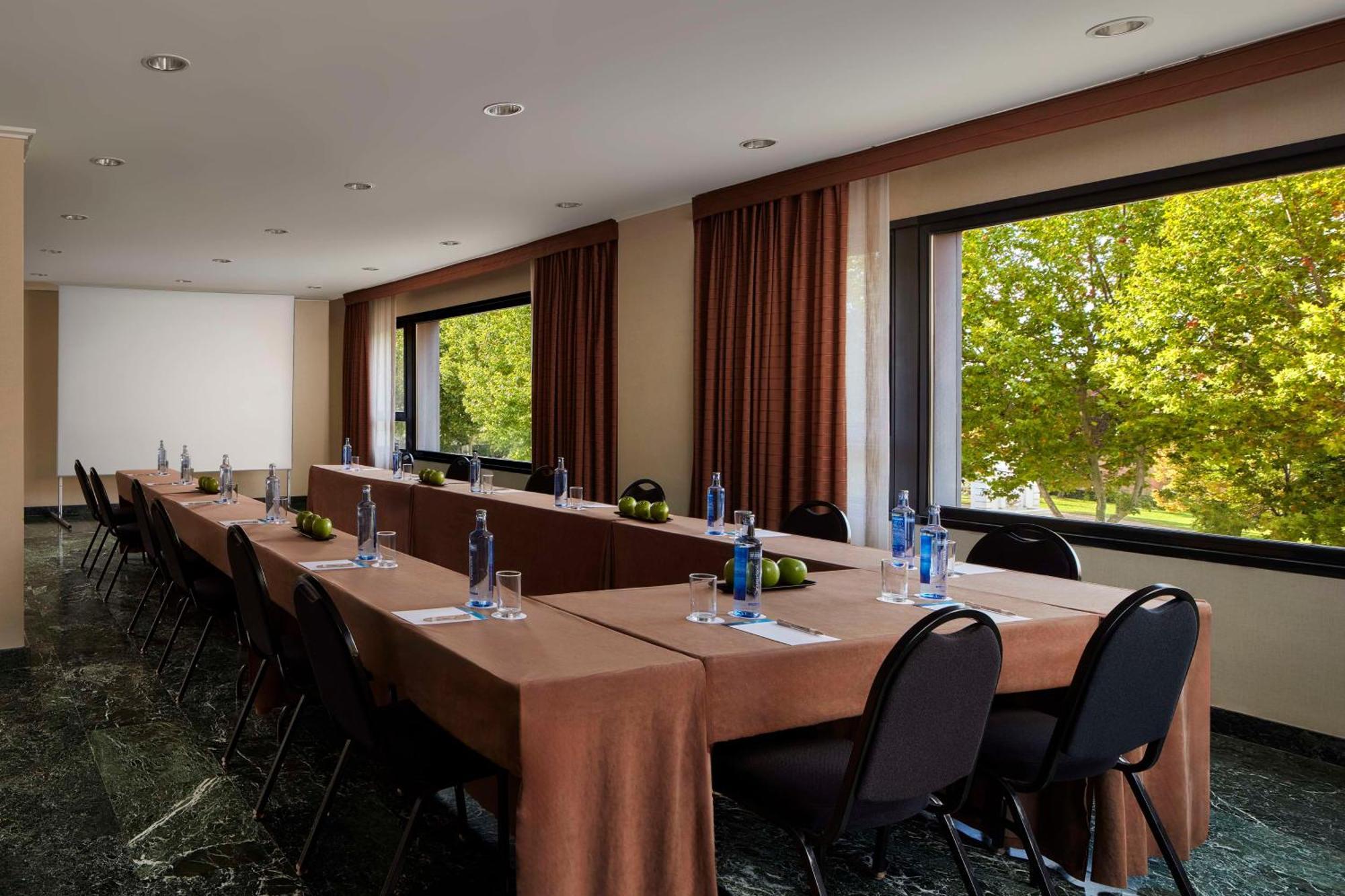 Nh Ciudad De Cuenca Hotel Куенка Екстериор снимка