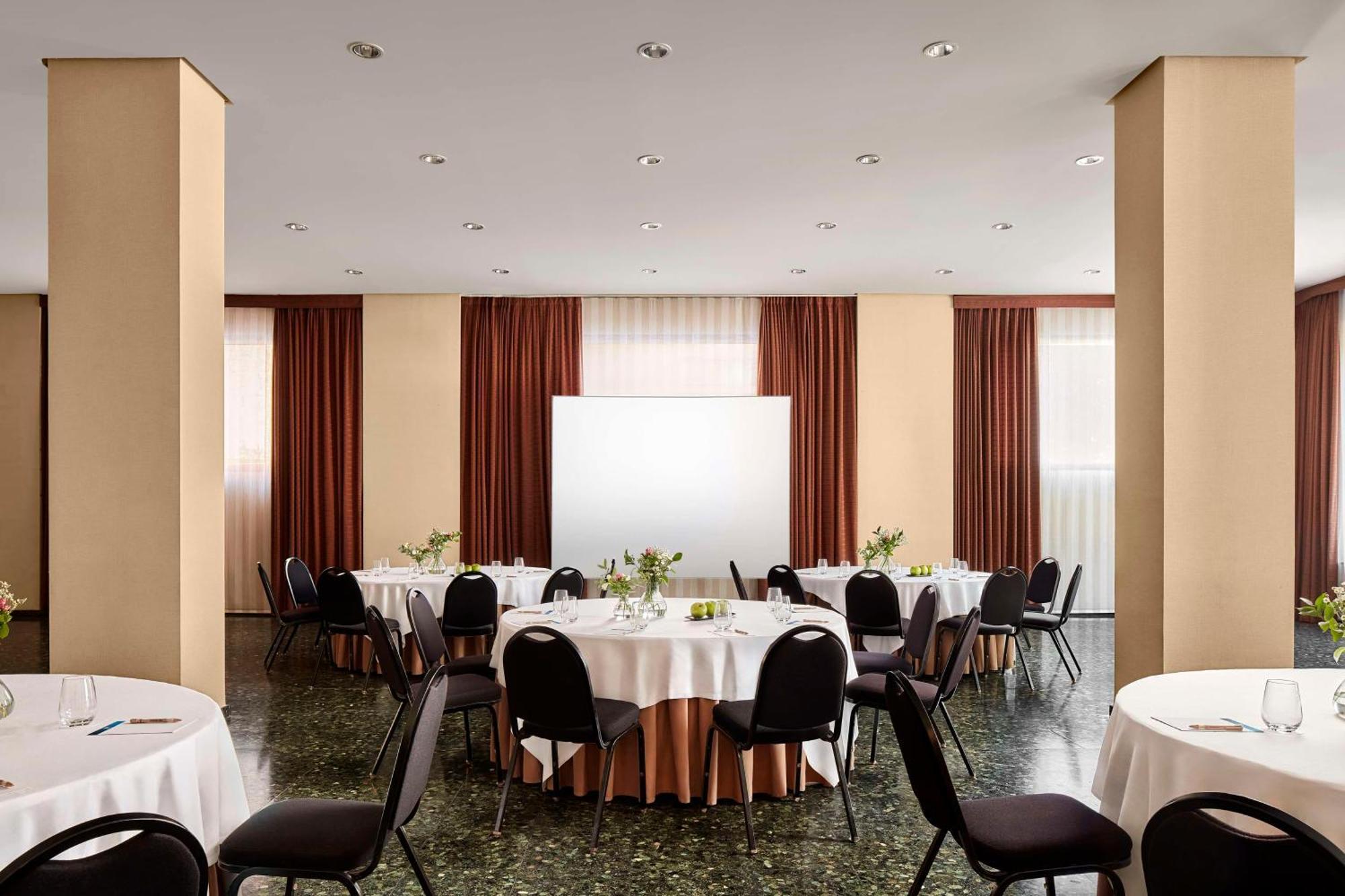 Nh Ciudad De Cuenca Hotel Куенка Екстериор снимка