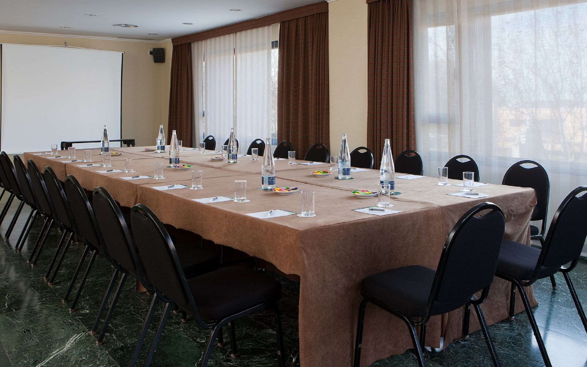 Nh Ciudad De Cuenca Hotel Куенка Екстериор снимка