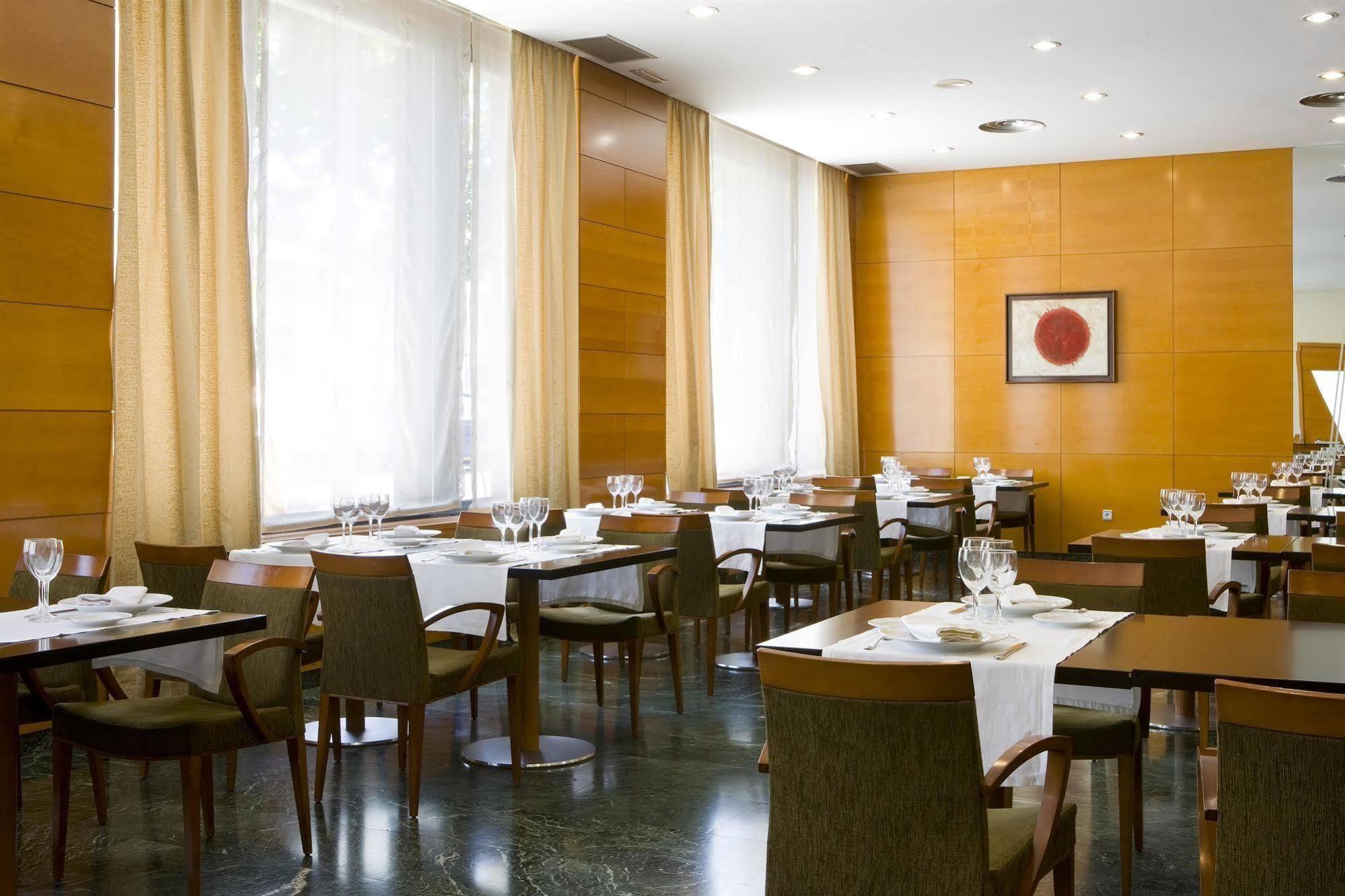 Nh Ciudad De Cuenca Hotel Куенка Ресторант снимка