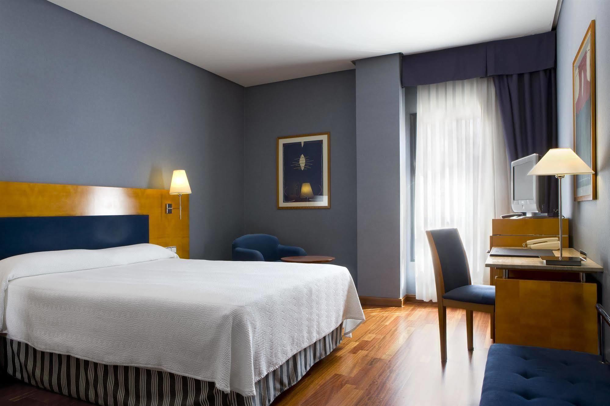 Nh Ciudad De Cuenca Hotel Куенка Стая снимка