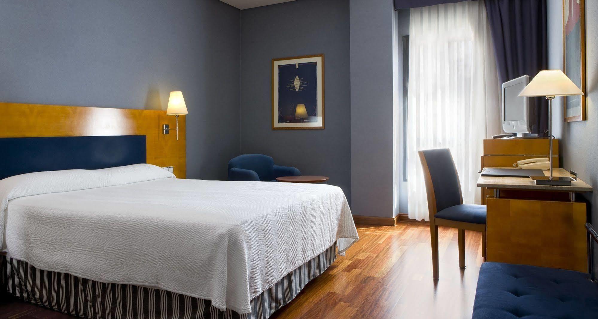 Nh Ciudad De Cuenca Hotel Куенка Екстериор снимка